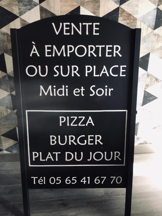Auberge Du Relais D Auniac Hotel Bar Restaurant Piscine Anglars-Nozac ภายนอก รูปภาพ