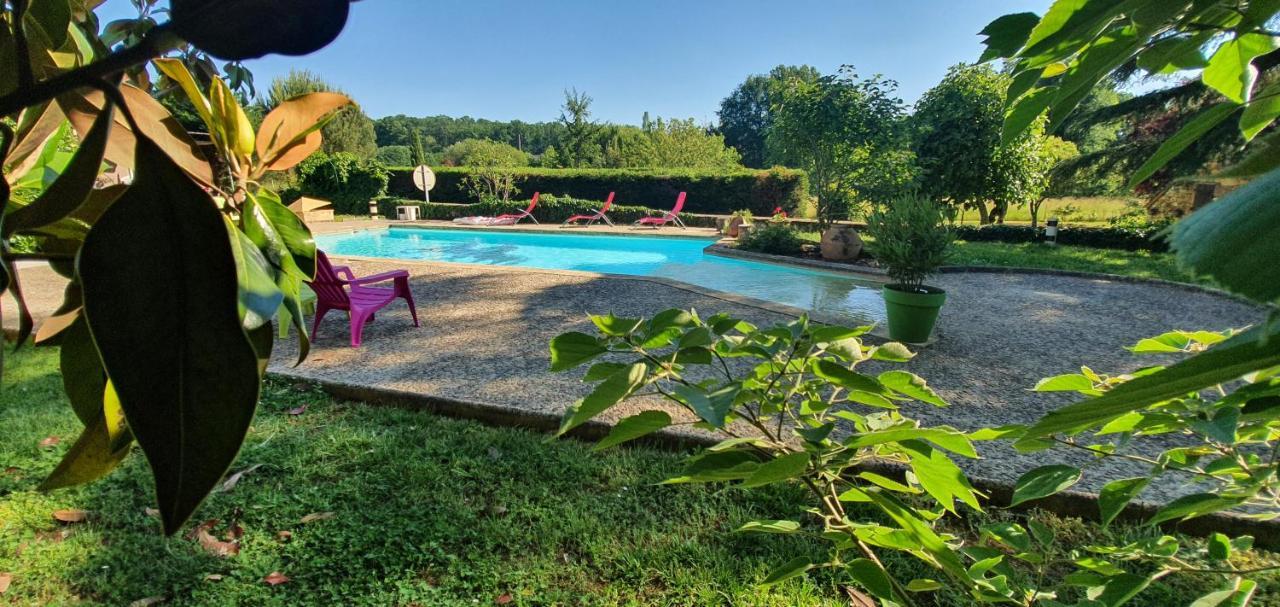 Auberge Du Relais D Auniac Hotel Bar Restaurant Piscine Anglars-Nozac ภายนอก รูปภาพ
