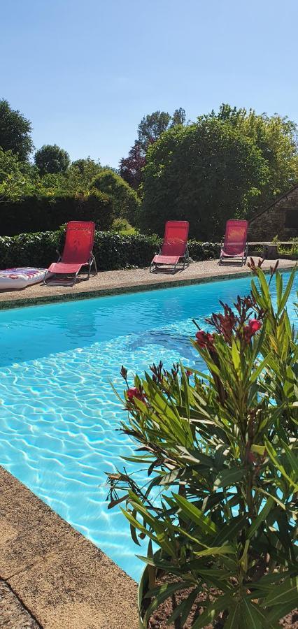 Auberge Du Relais D Auniac Hotel Bar Restaurant Piscine Anglars-Nozac ภายนอก รูปภาพ