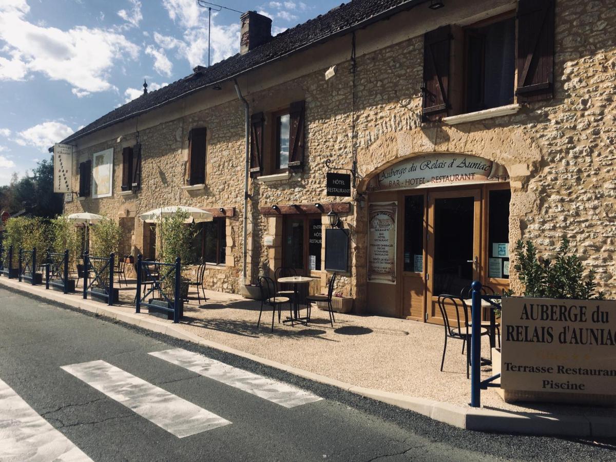 Auberge Du Relais D Auniac Hotel Bar Restaurant Piscine Anglars-Nozac ภายนอก รูปภาพ