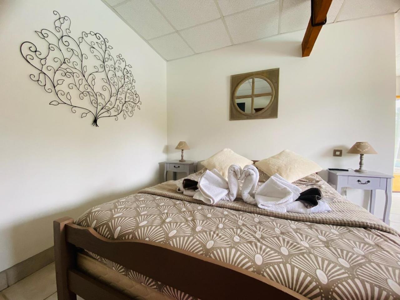 Auberge Du Relais D Auniac Hotel Bar Restaurant Piscine Anglars-Nozac ภายนอก รูปภาพ
