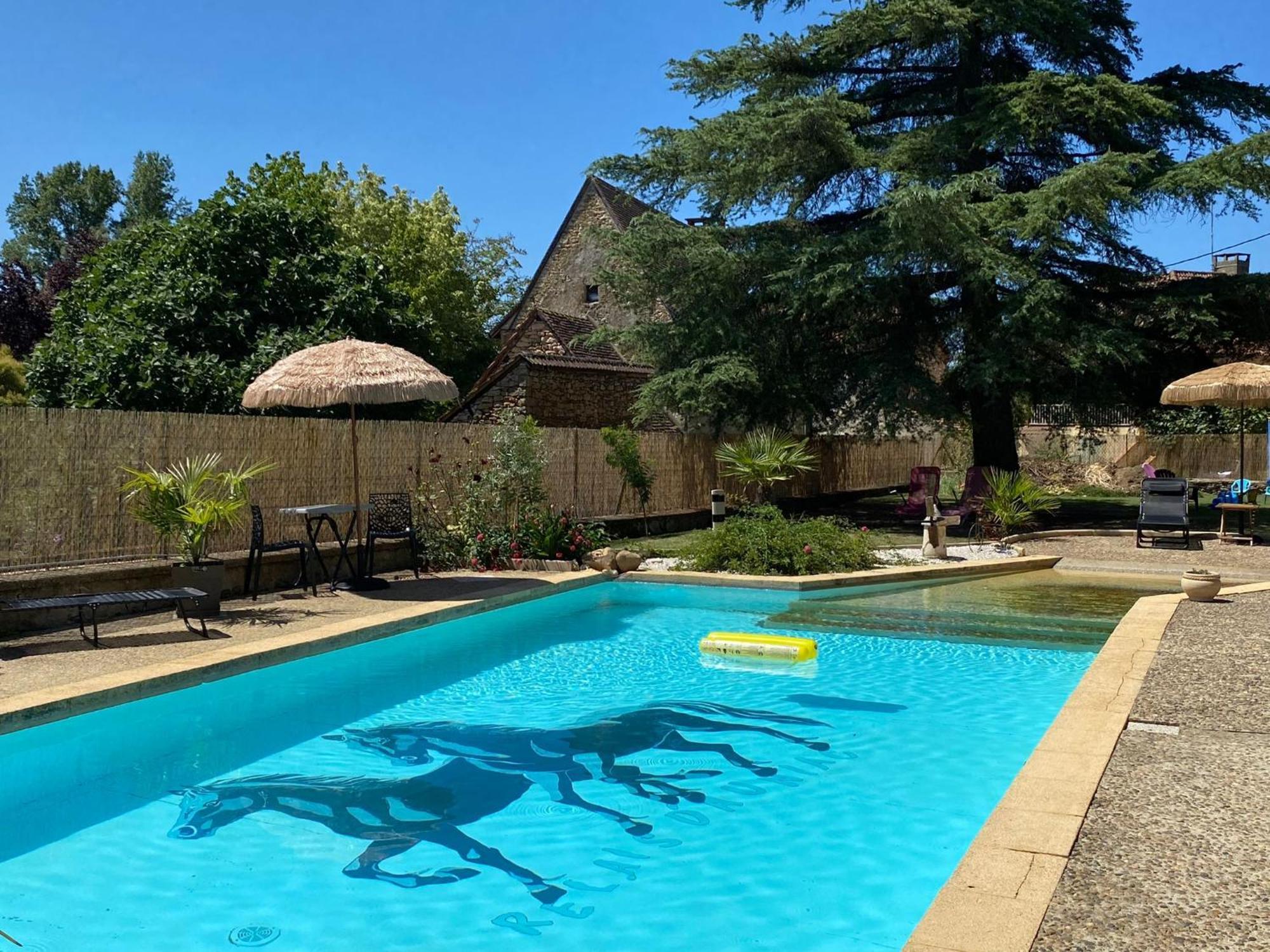 Auberge Du Relais D Auniac Hotel Bar Restaurant Piscine Anglars-Nozac ภายนอก รูปภาพ